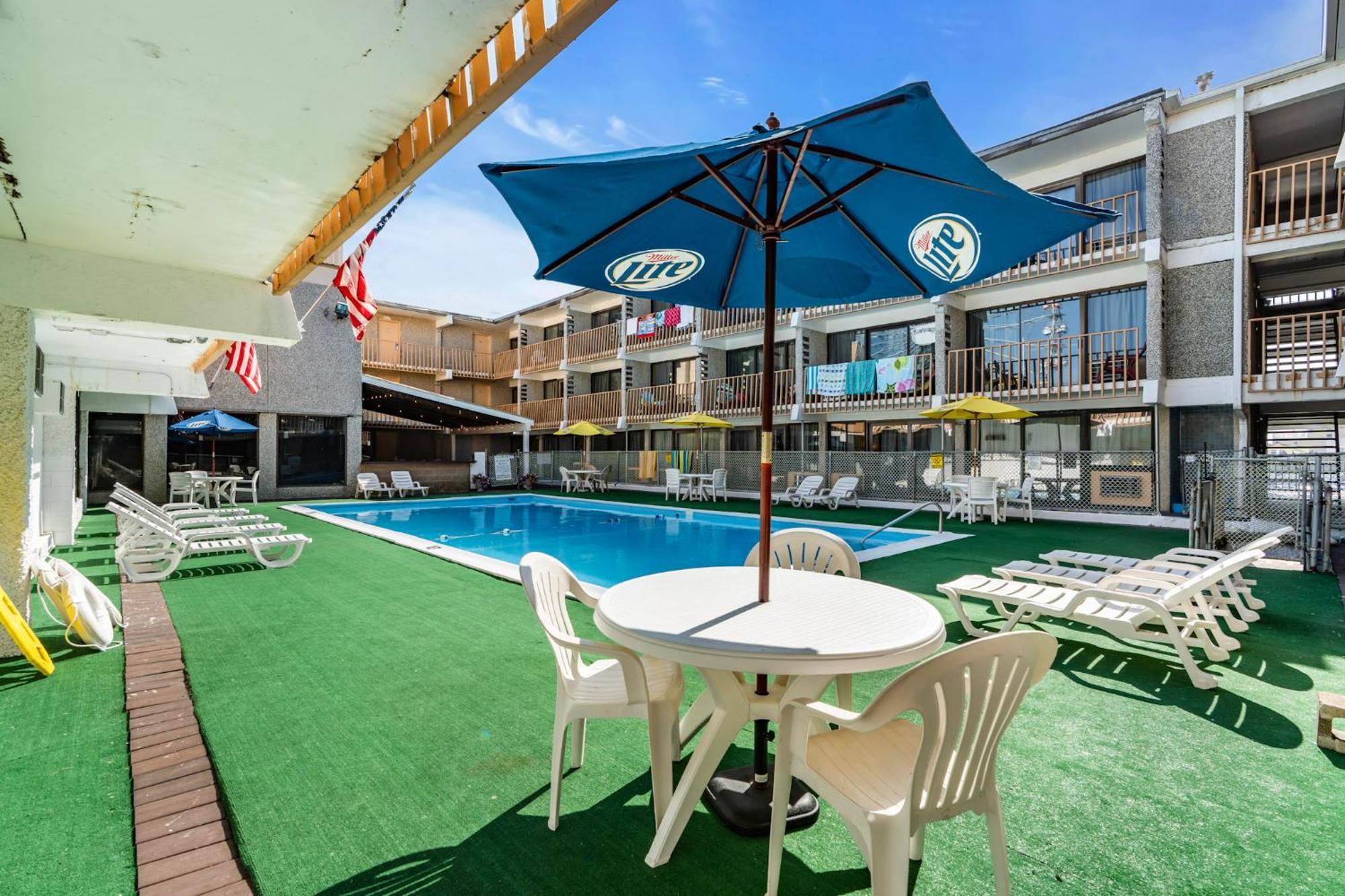 Aztec Ocean Motel 2*